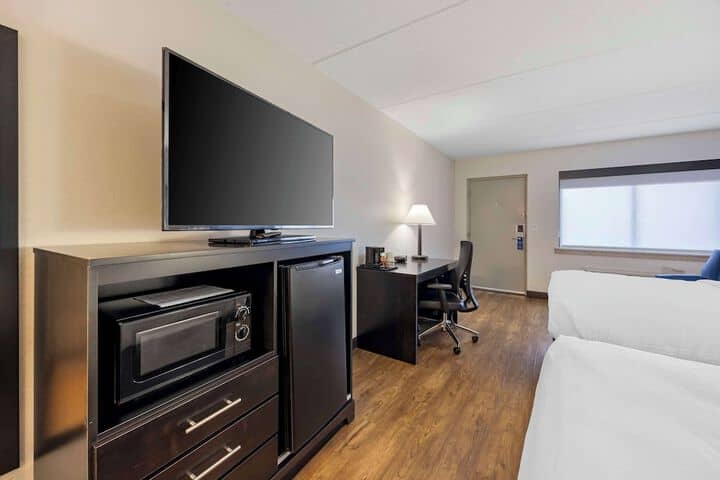 Room 9 of 25