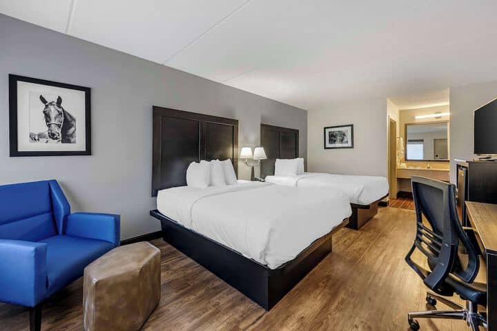 Room 8 of 25